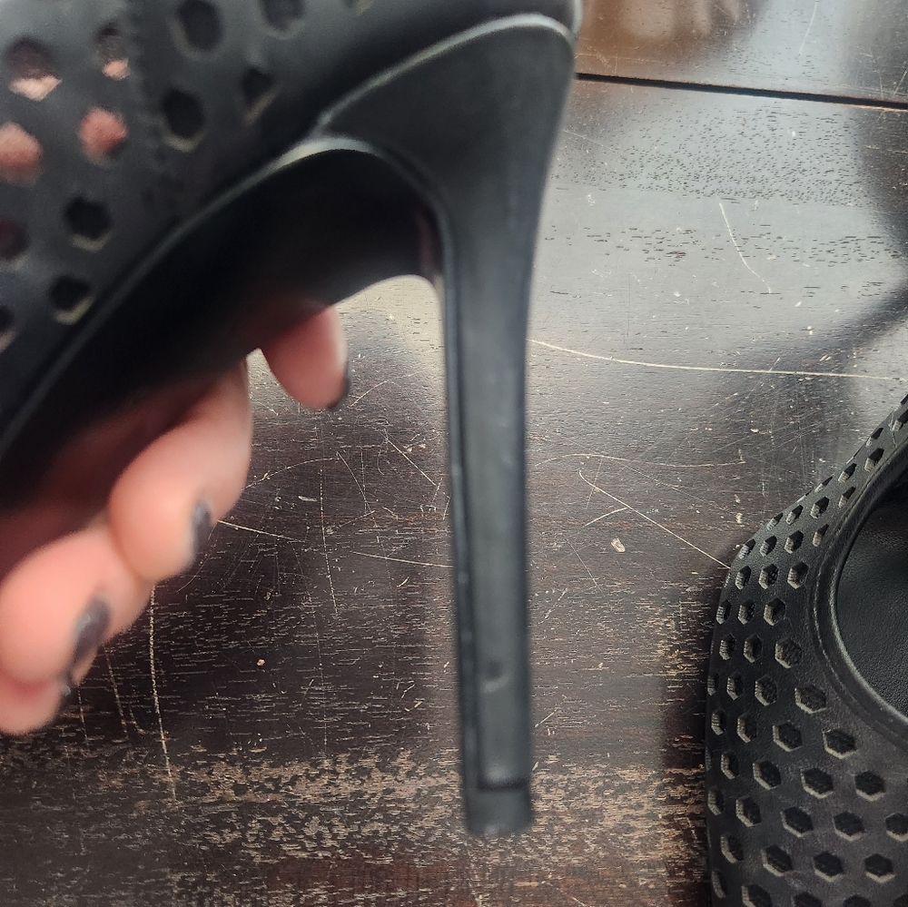 Nine West Heels - Like New - Picture 10 of 14